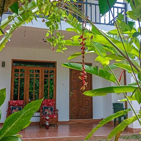 Gimhana Homestay Сигирия Екстериор снимка