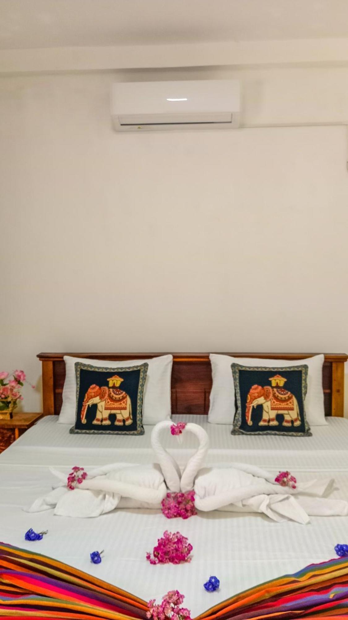 Gimhana Homestay Сигирия Екстериор снимка