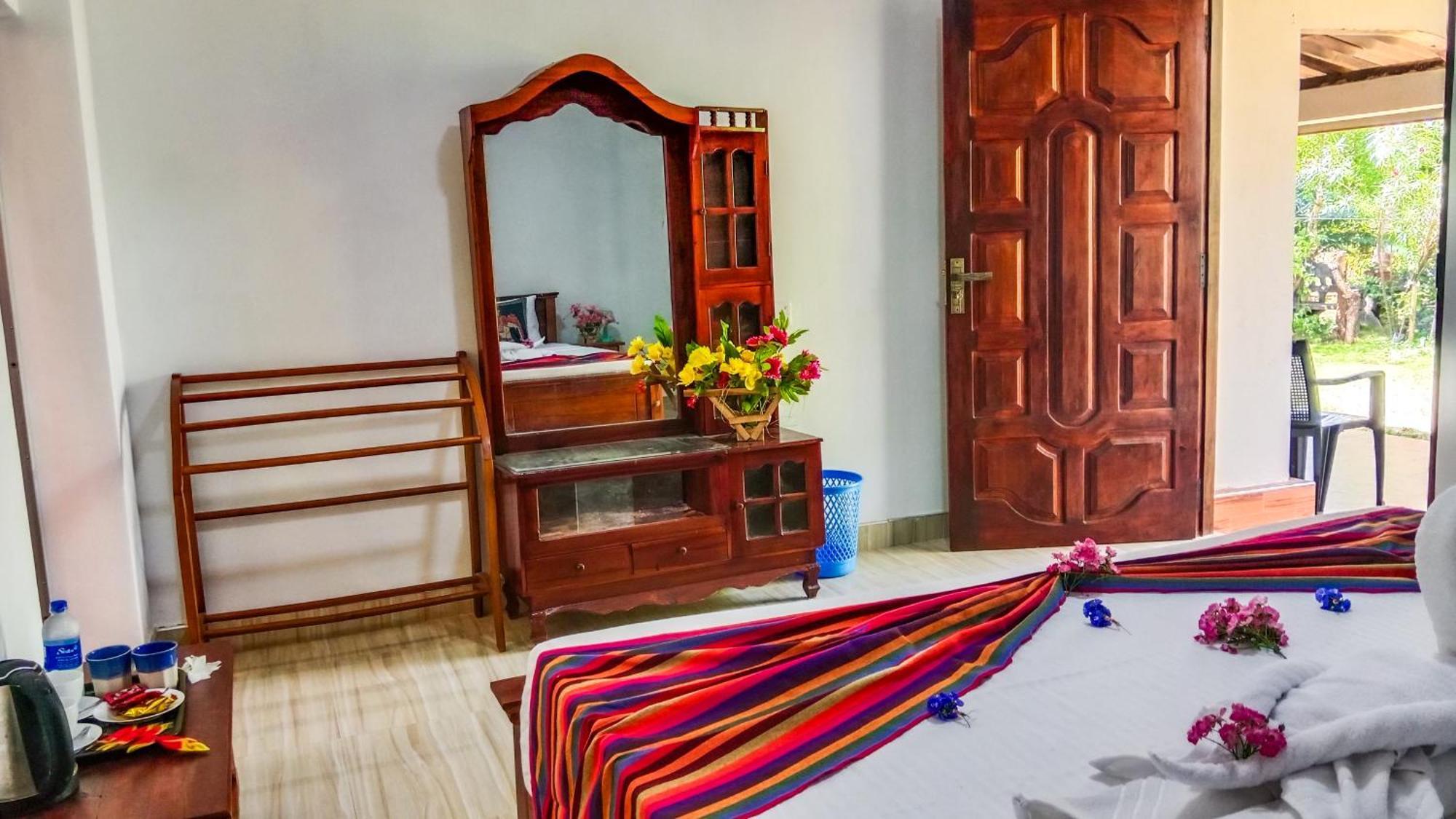 Gimhana Homestay Сигирия Екстериор снимка