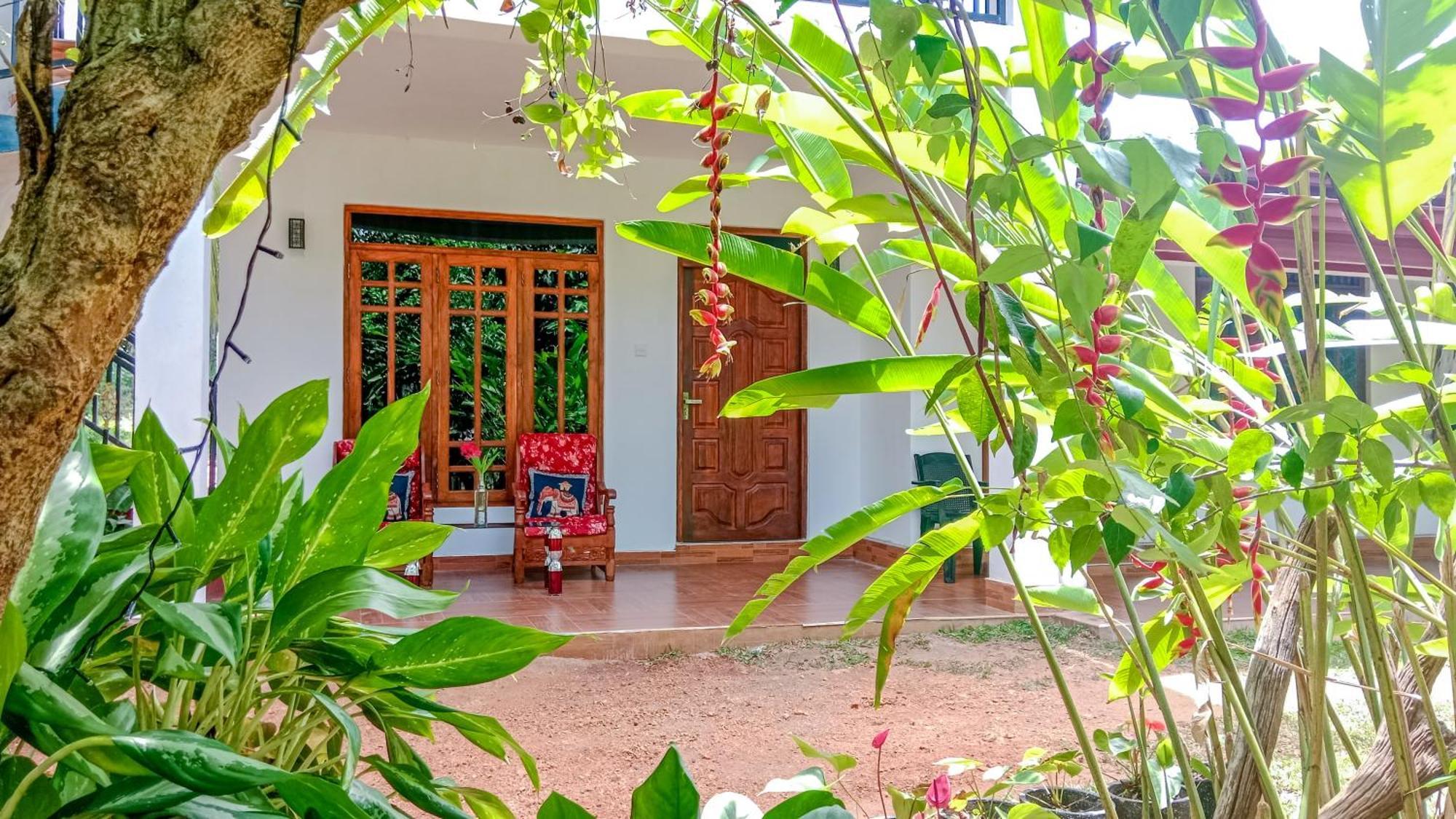 Gimhana Homestay Сигирия Екстериор снимка