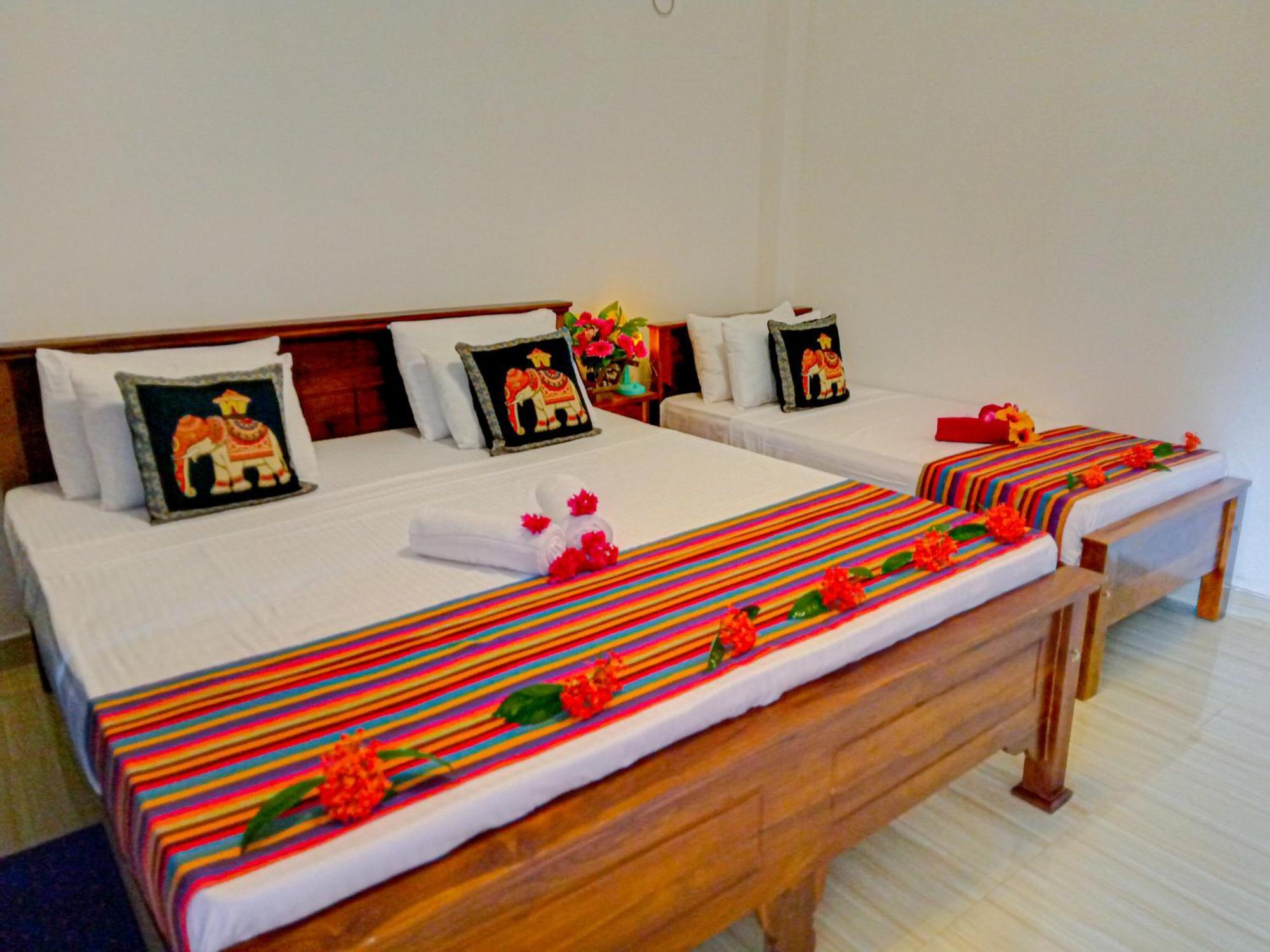 Gimhana Homestay Сигирия Екстериор снимка