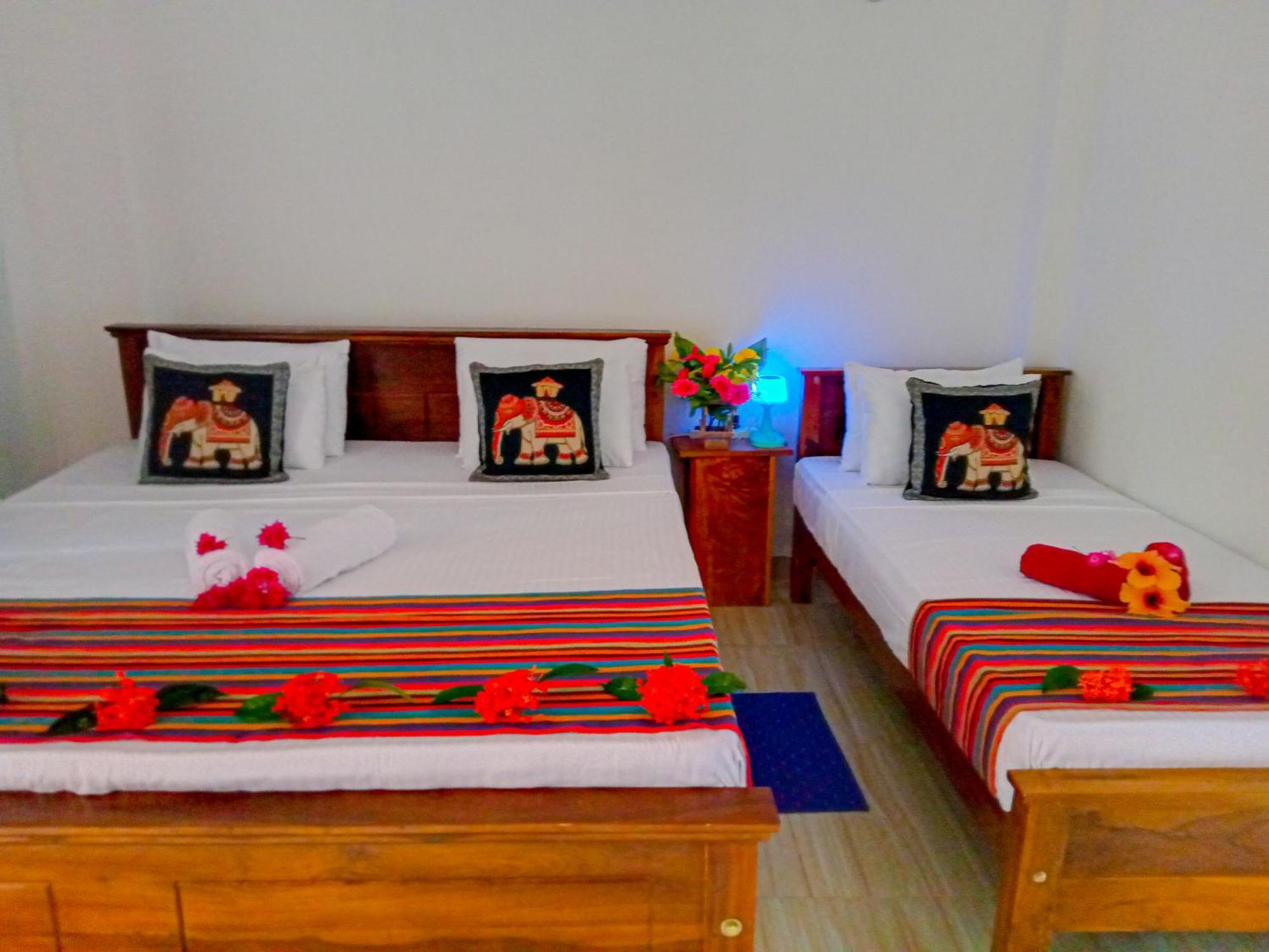 Gimhana Homestay Сигирия Екстериор снимка